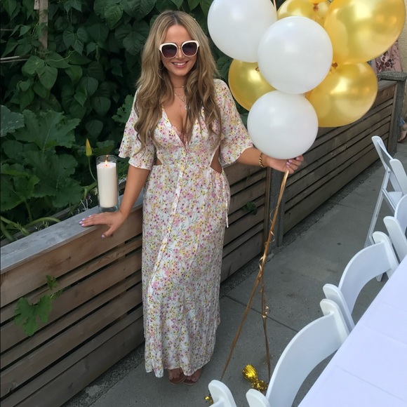 Topshop Dresses & Skirts - Flower print summery Dress